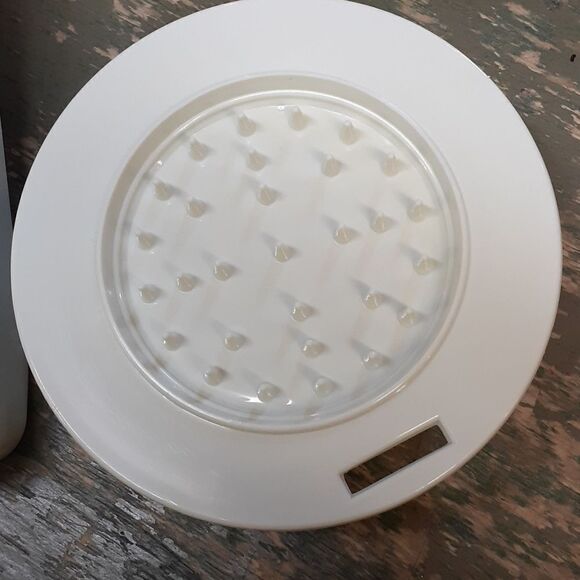 Bundle of Mandoline fruit and vegetable slicer with 3  blades & garlic mincer. - Picture 4 of 7